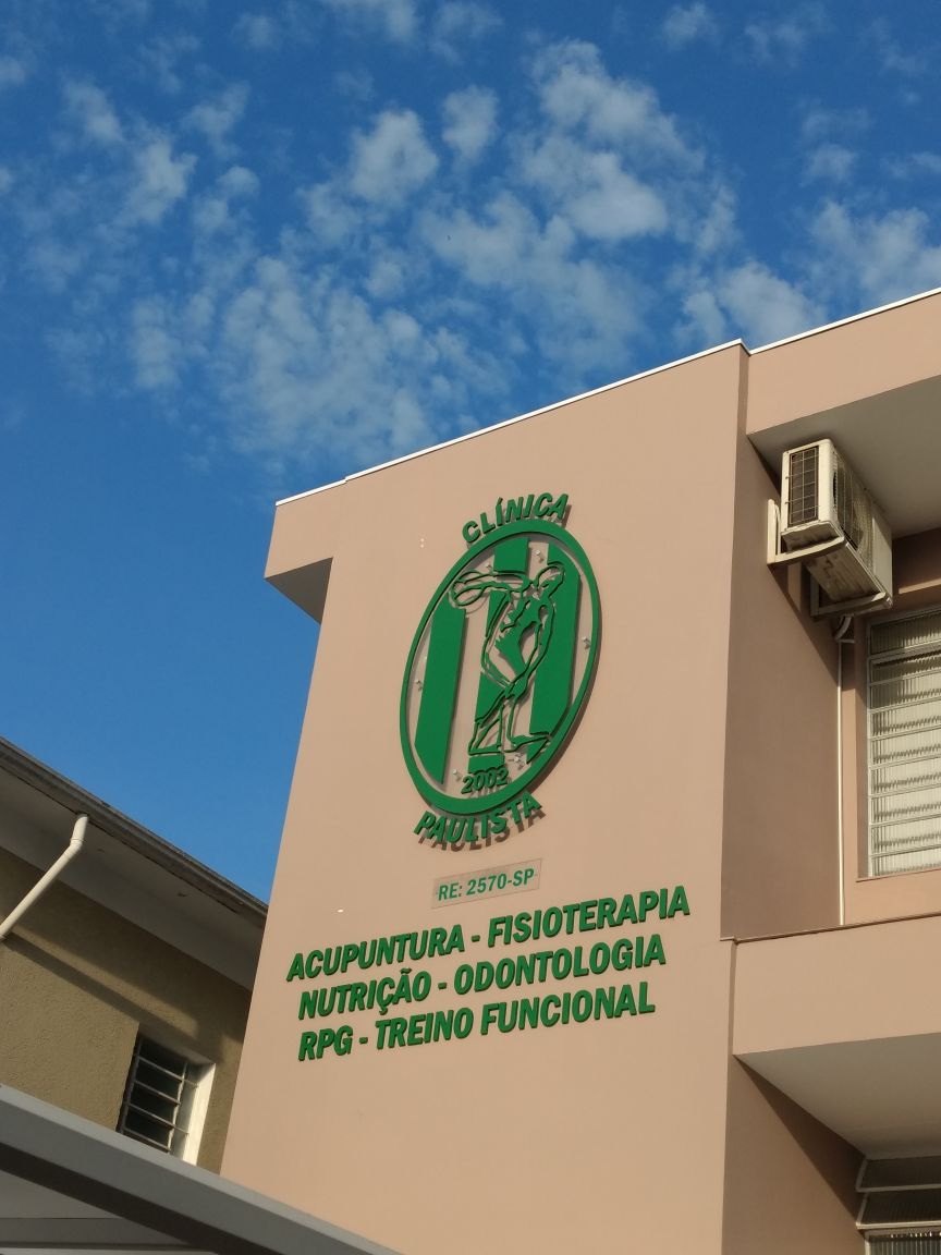 Fachada da Clínica Paulista na Rua Gomes Freire, Lapa